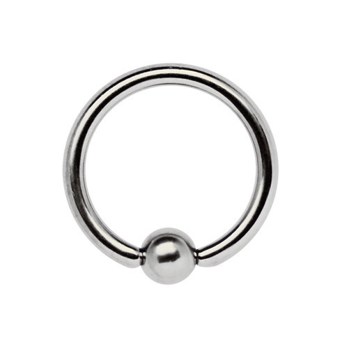 Orecchio labbra naso piercing - orecchio,